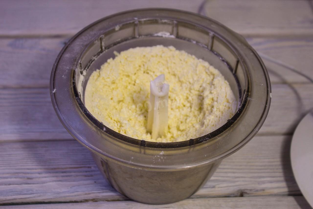 Шаг 6 приготовления Пирог с рыбными консервами и рисом