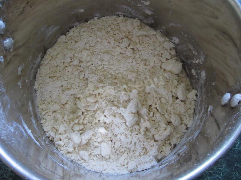 Шаг 2 приготовления Пирог слоеный с яблоками на маргарине