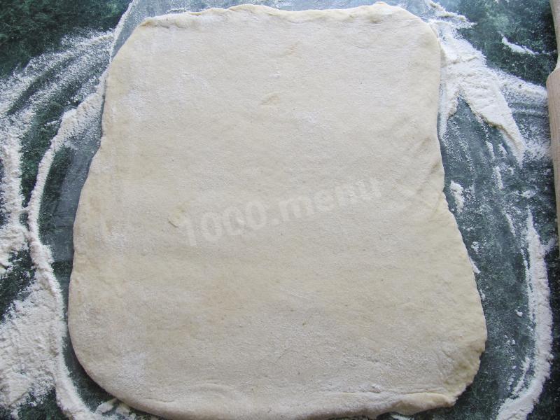 Шаг 6 приготовления Пирог слоеный с яблоками на маргарине