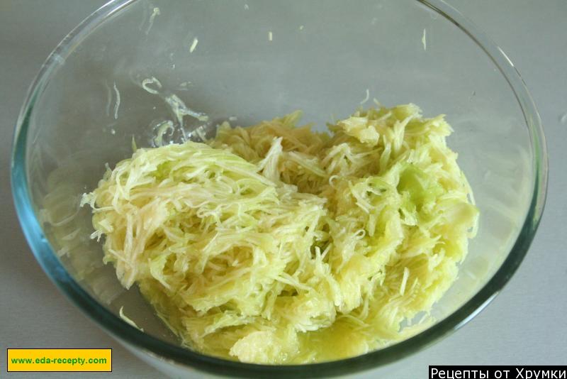 Шаг 3 приготовления Оладьи из кабачков с сахаром