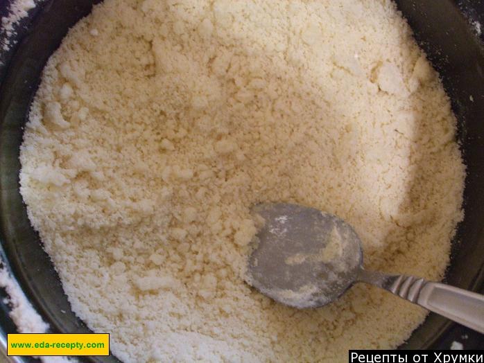 Шаг 7 приготовления Творожный пирог с изюмом и сухофруктами