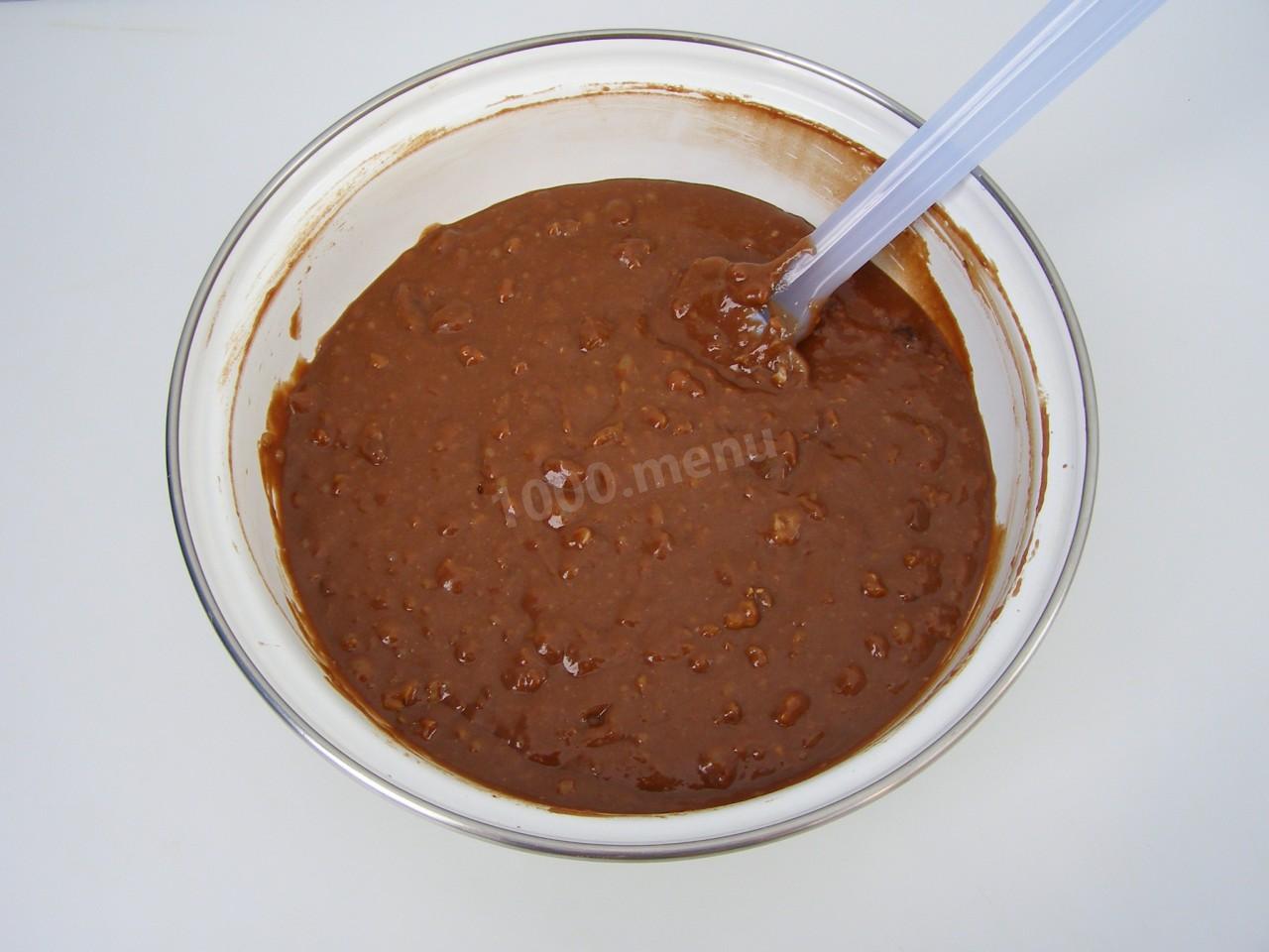 Шаг 9 приготовления Шоколадный кекс с изюмом и орехами
