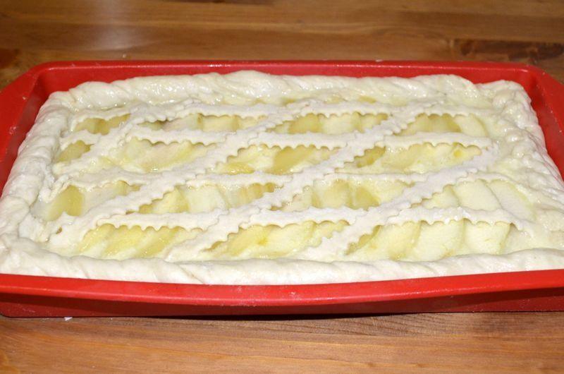 Шаг 7 приготовления Яблочный пирог с творогом и лимоном