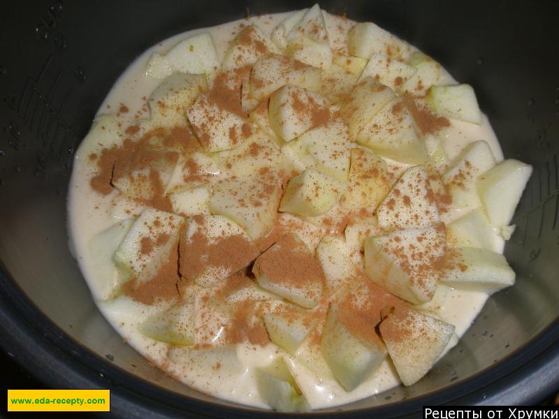 Шаг 7 приготовления Пирог с яблоками и корицей на кефире и соде