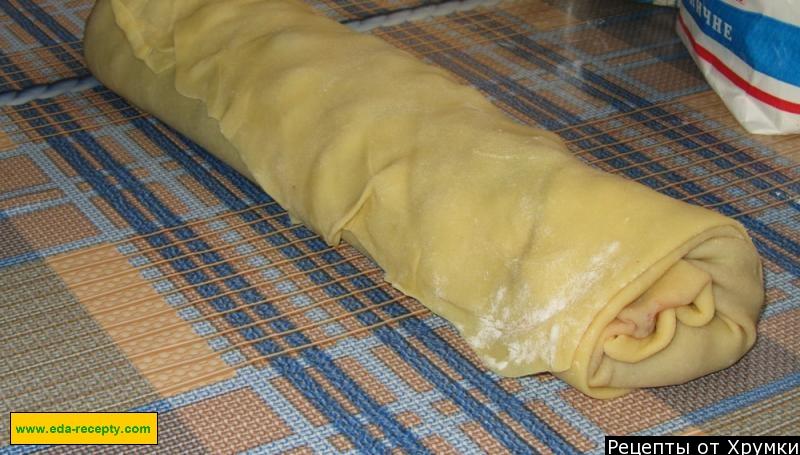 Шаг 9 приготовления Манный штрудель на маргарине с вишней