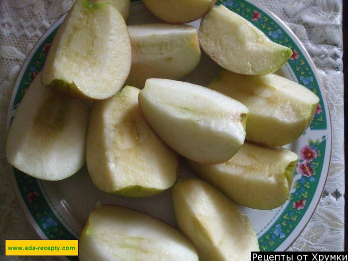 Шаг 2 приготовления Штрудель яблочный с изюмом и орехами из слоеного теста