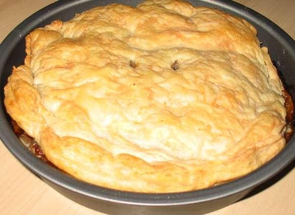 Обложка рецепта Шотландский мясной пирог из готового слоеного теста