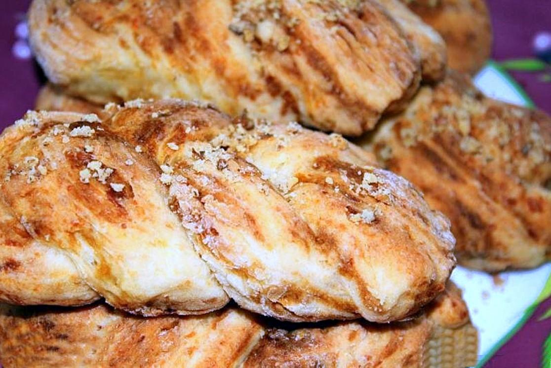 Обложка рецепта Булочки нежные творожные косички