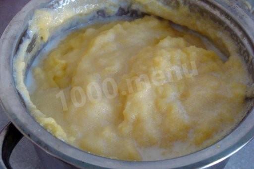 Шаг 4 приготовления Кукурузные оладьи с сыром Моцарелла