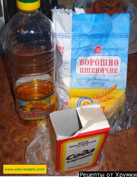 Шаг 1 приготовления Медовая коврижка с корицей, орехами и яблоками