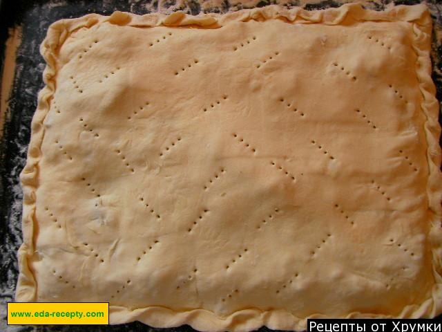 Шаг 10 приготовления Слоеный пирог с капустой, яйцом и морковью