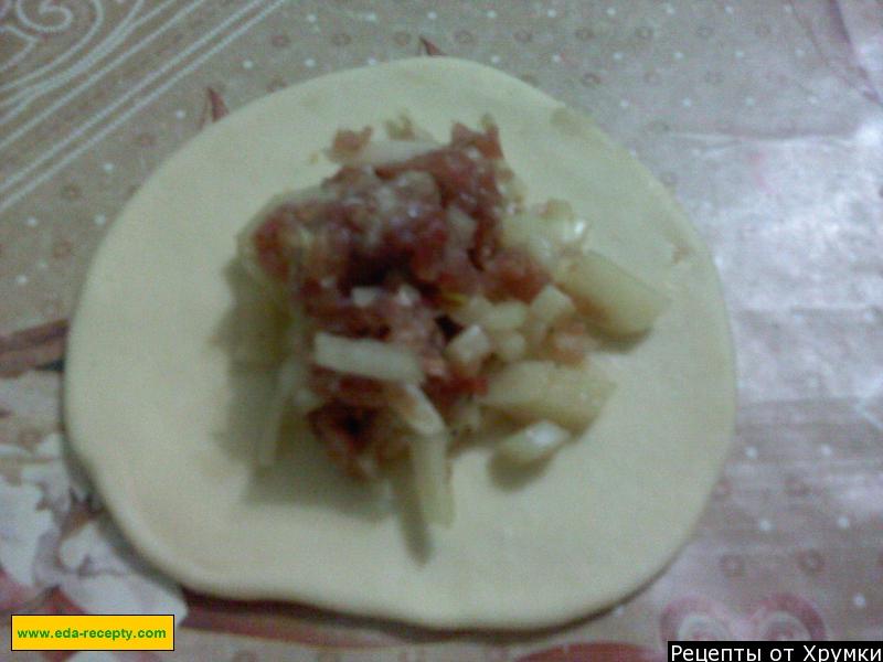 Шаг 7 приготовления Треугольники с картошкой и мясом эчпочмак