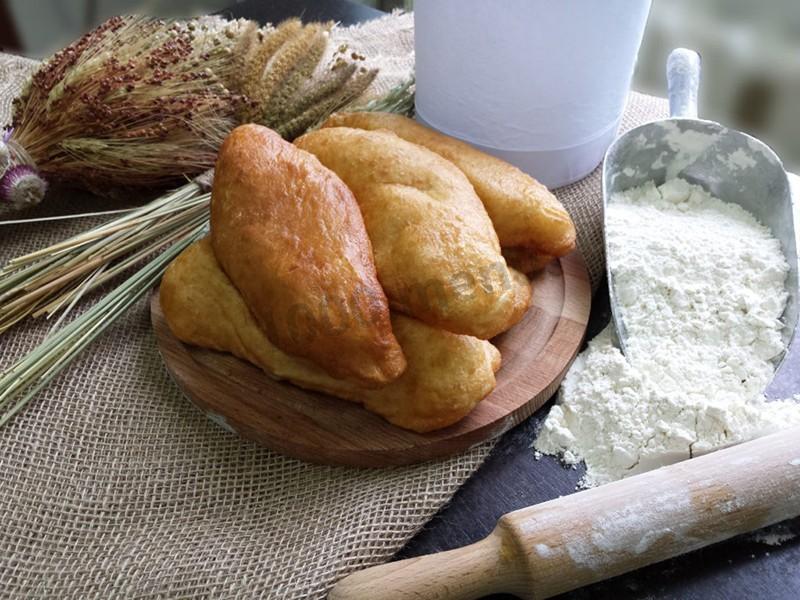 Обложка рецепта Пирожки жареные во фритюре с мясным фаршем и укропом
