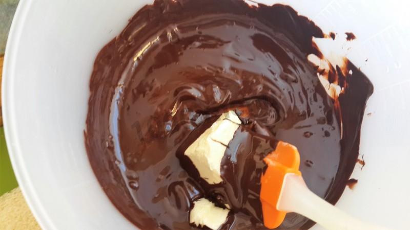 Шаг 1 приготовления Шоколадное печенье с фисташками