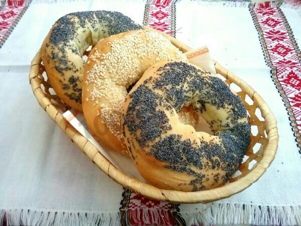 Обложка рецепта Бублики домашние с маком и кунжутом