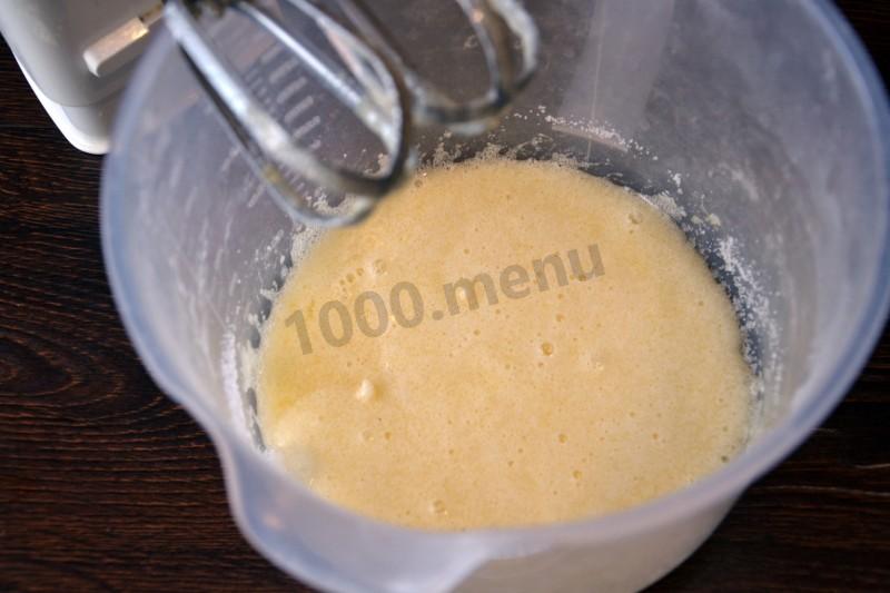 Шаг 10 приготовления Сметанный пирог со сливами на сметане