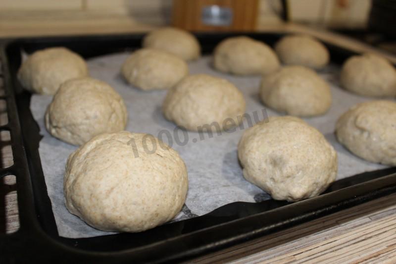 Шаг 11 приготовления Булочки из теста на ржаной муке с луком