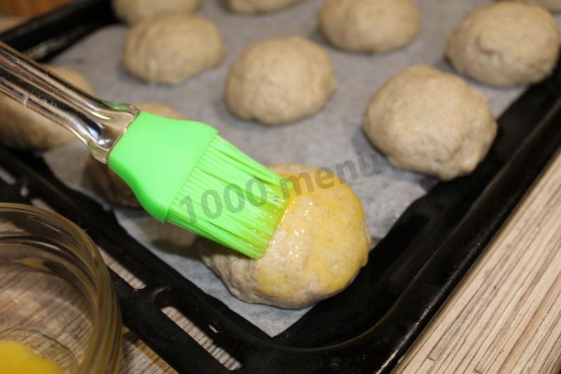Шаг 12 приготовления Булочки из теста на ржаной муке с луком