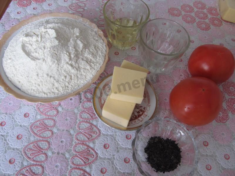 Шаг 1 приготовления Галета с помидорами и сыром
