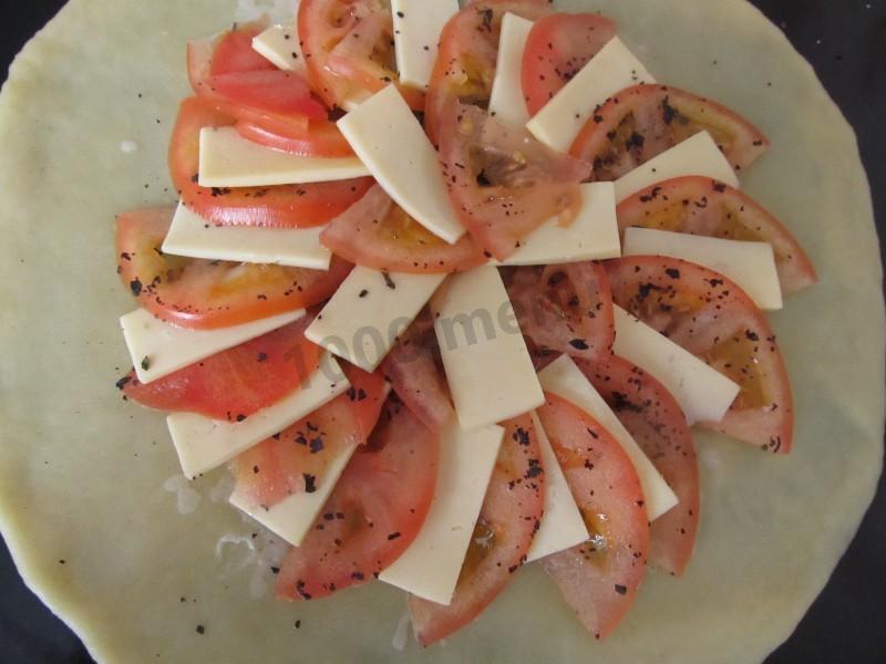 Шаг 9 приготовления Галета с помидорами и сыром