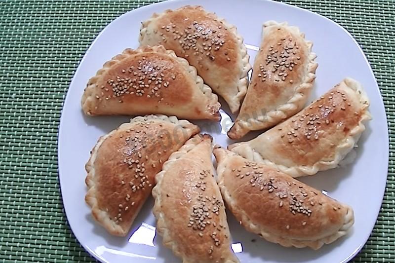 Шаг 13 приготовления Пирожки в виде вареников сырные с ветчиной
