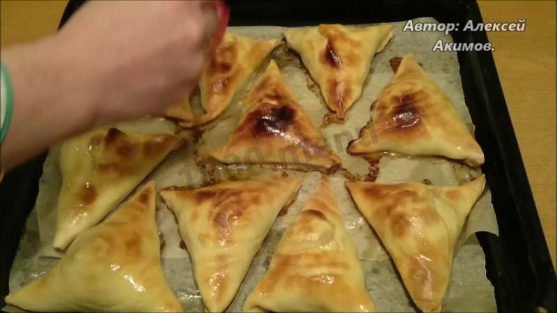 Шаг 6 приготовления Самса с мясным фаршем тимьяном и чабрецом