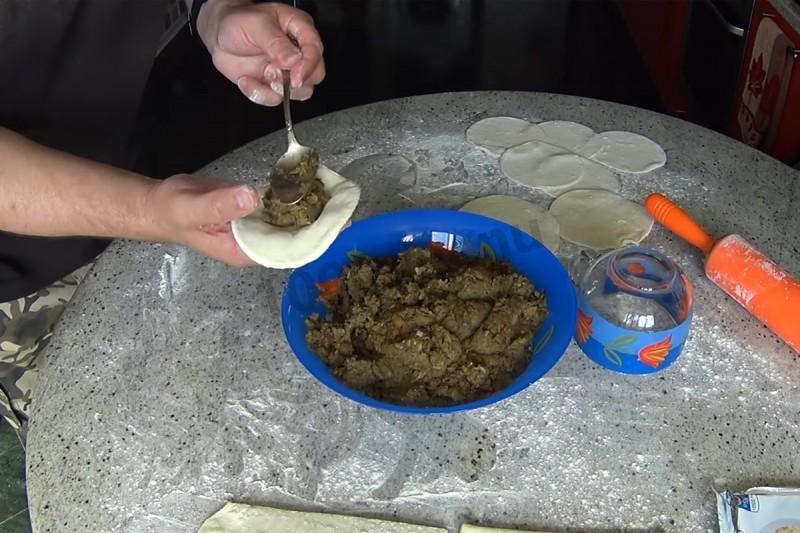 Шаг 17 приготовления Пирожки с печенкой, картошкой и луком