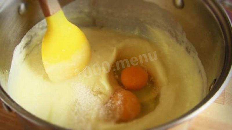 Шаг 3 приготовления Блины из вареной картошки на молоке с зеленым луком