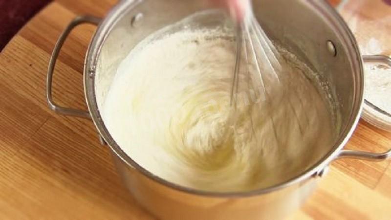 Шаг 5 приготовления Блины из вареной картошки на молоке с зеленым луком