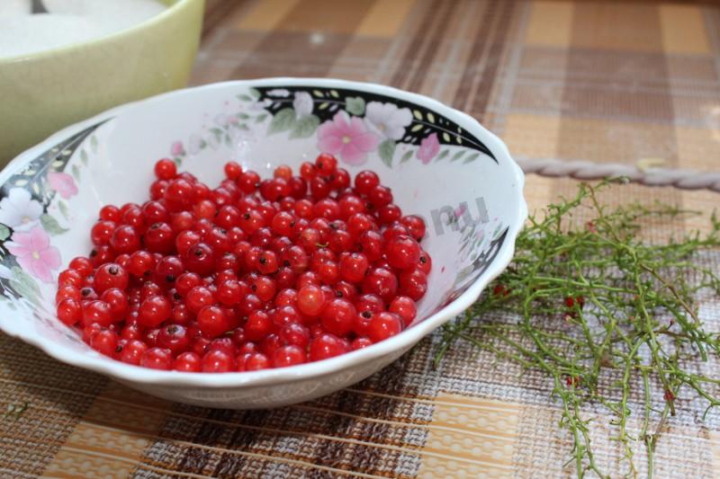 Шаг 12 приготовления Пирожки с красной смородиной дрожжевые
