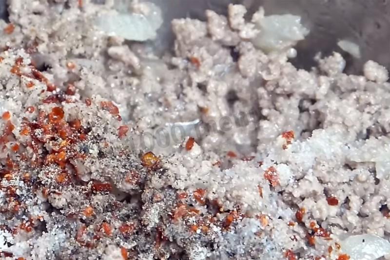 Шаг 3 приготовления Бурек по турецки с мясом свернутый