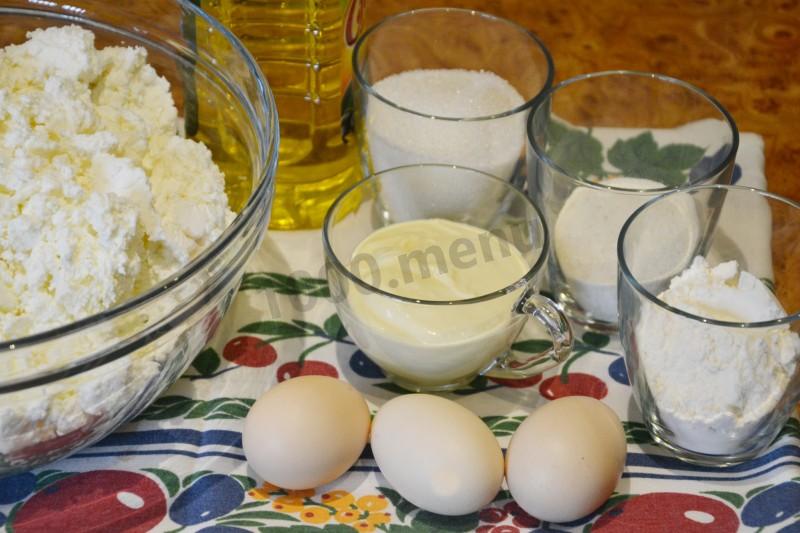 Шаг 1 приготовления Творожники классические на сковороде