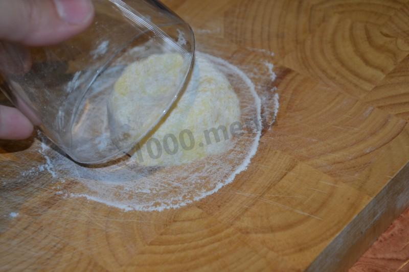 Шаг 6 приготовления Творожники классические на сковороде