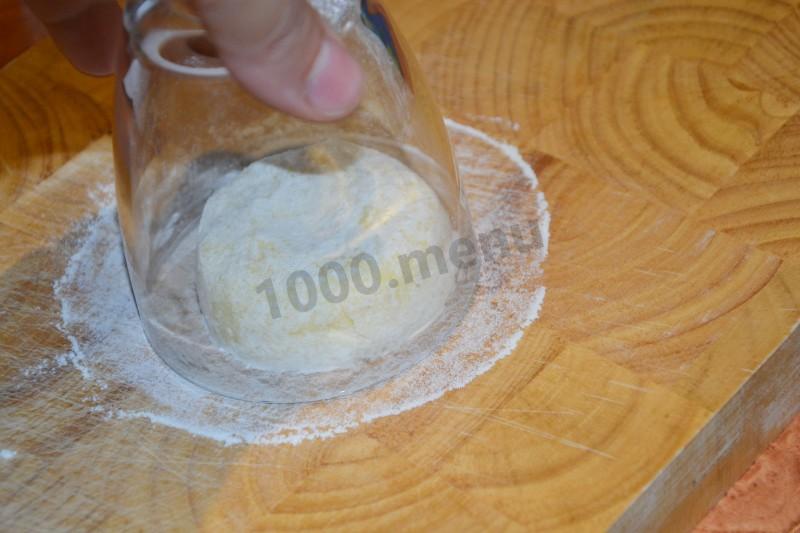 Шаг 7 приготовления Творожники классические на сковороде