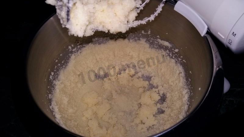 Шаг 2 приготовления Творожный кекс с грушей