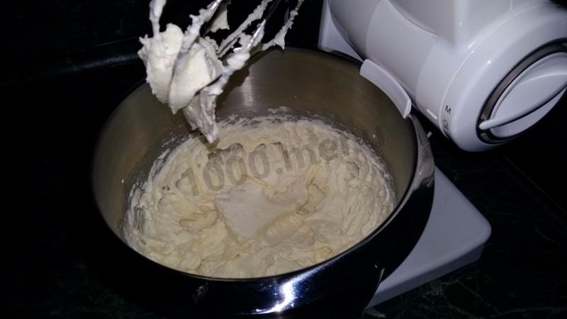 Шаг 3 приготовления Творожный кекс с грушей