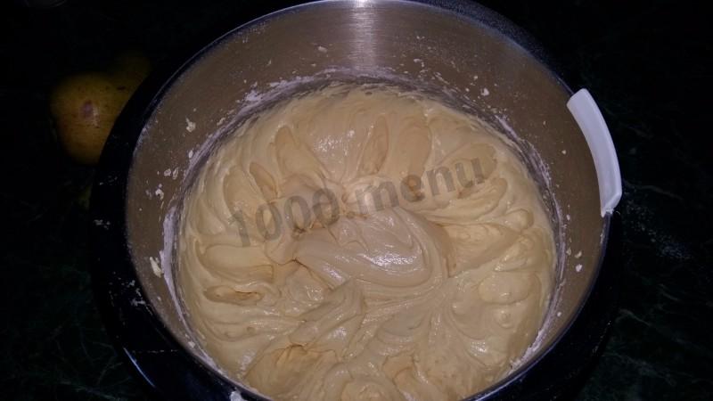 Шаг 4 приготовления Творожный кекс с грушей