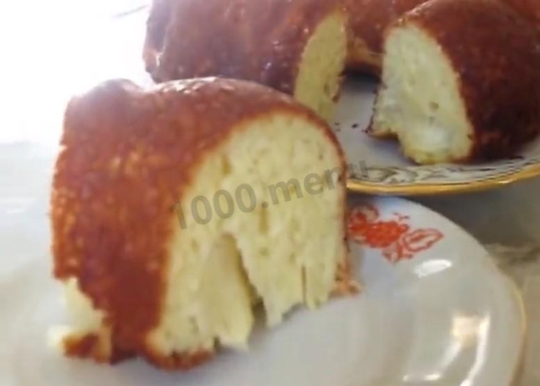 Шаг 8 приготовления Шарлотка творожная на пяти яйцах с яблоками