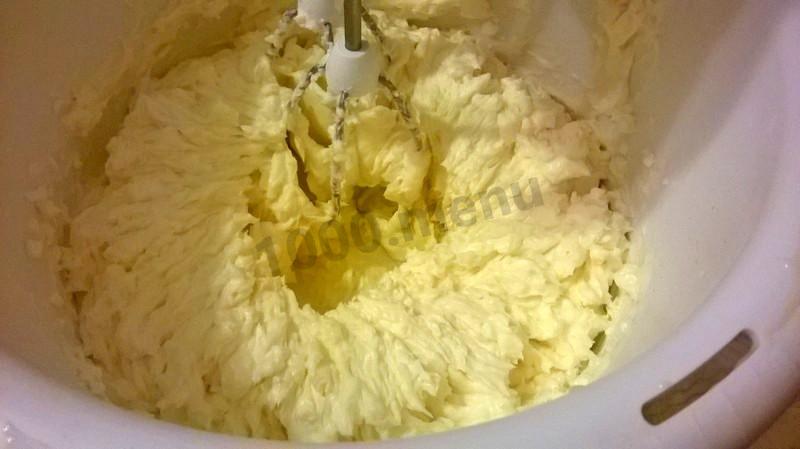 Шаг 7 приготовления Торт с маком орехами изюмом шоколадный бисквит