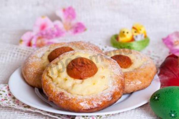 Шаг 14 приготовления Пасхальные булочки с кремом и абрикосами