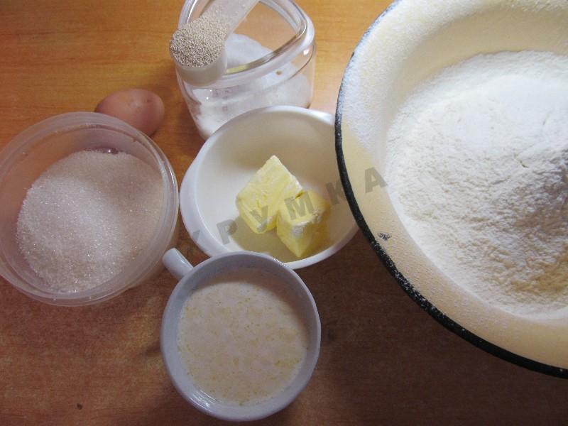 Шаг 1 приготовления Пончики классические на дрожжах