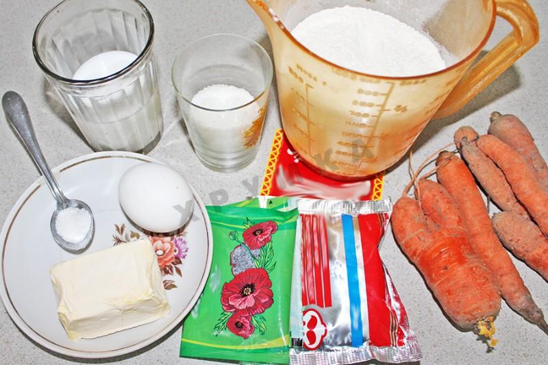Шаг 1 приготовления Морковные булочки с морковью и маком