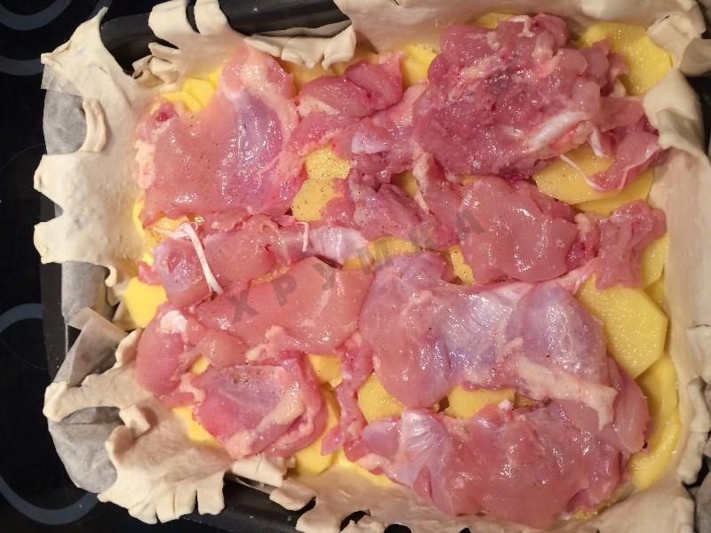 Шаг 6 приготовления Пирог с куриными ножками и картофелем