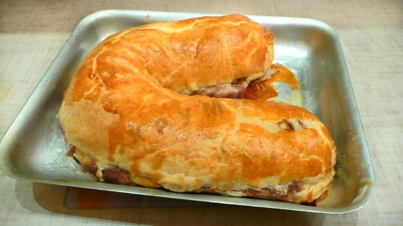 Шаг 12 приготовления Штрудель мясной слоеный на молоке