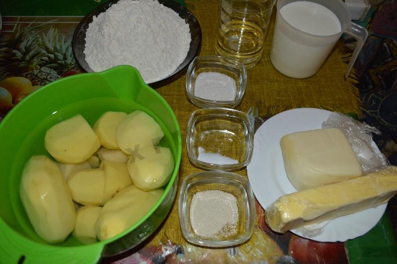 Шаг 1 приготовления Осетинский пирог с картошкой и сулугуни