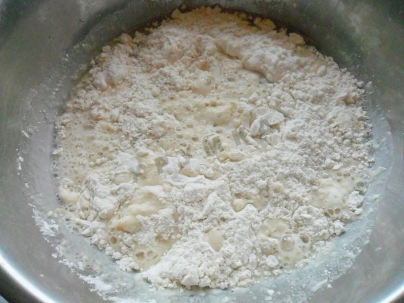Шаг 2 приготовления Дрожжевые пирожки с капустой и яйцом в духовке