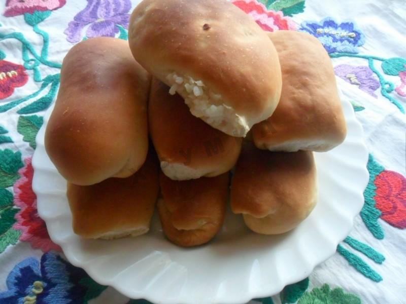 Шаг 10 приготовления Пирожки рисовые дрожжевые печеные с яйцом