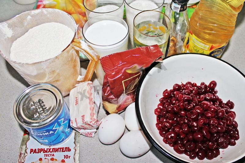 Шаг 1 приготовления Шоколадный Торт Пьяная вишня с коньяком и кокосовой стружкой