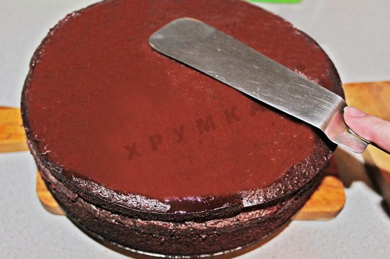 Шаг 20 приготовления Шоколадный Торт Пьяная вишня с коньяком и кокосовой стружкой