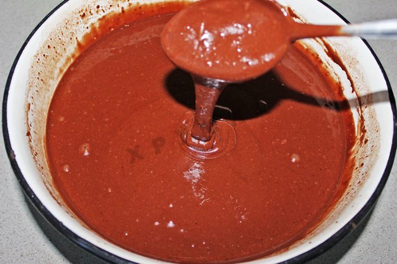 Шаг 8 приготовления Шоколадный Торт Пьяная вишня с коньяком и кокосовой стружкой